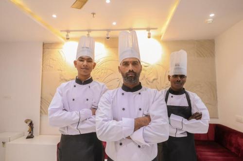 Επισκέπτες που μένουν στο The RRA Kabras Hotel, Nathdwara