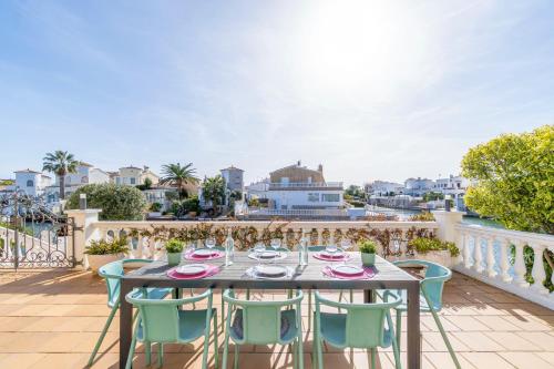 Apart-rent Villa Fluvia 0002 con piscina y amarre