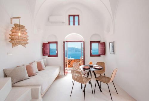 Χώρος καθιστικού στο Terracotta Cave House (2)