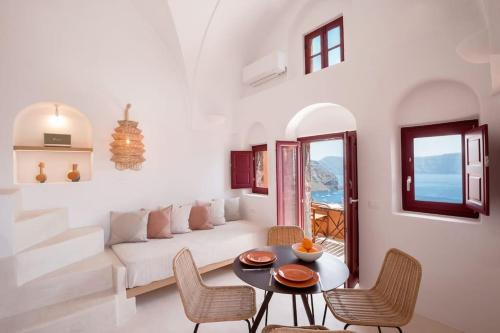 Χώρος καθιστικού στο Terracotta Cave House (2)