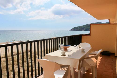 Apartamento con vista frontal al mar en Pals 316