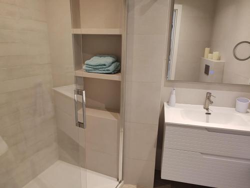 Et badeværelse på De la Rosa Marbella