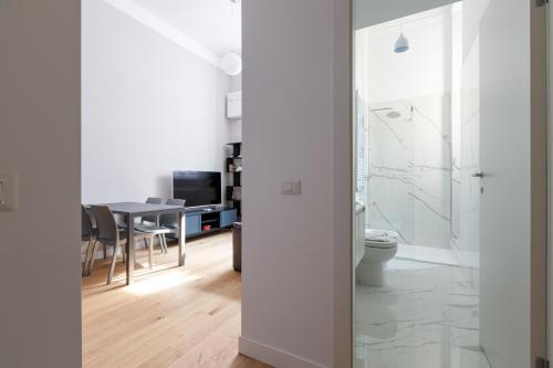GuestHost - Mac Mahon - Urban Oasis Apartment!