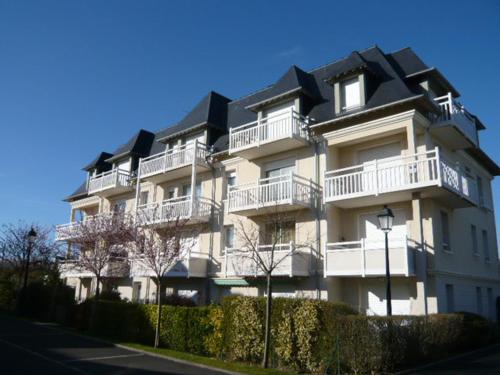 CABOURG - 2 PIÈCES avec Balcon et parking- Hyper Centre et Plage
