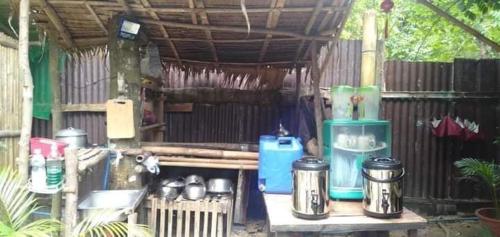 Taman di luar YOUMEBED MOTOR INN at Kambal Kubo Resthouse