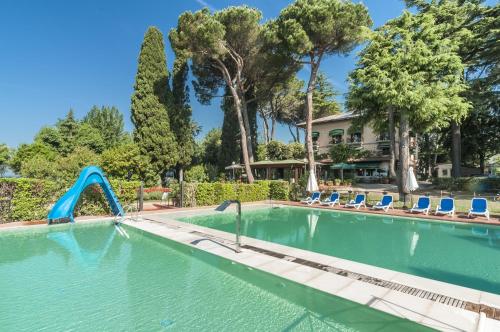The swimming pool at or close to Hotel Kursaal