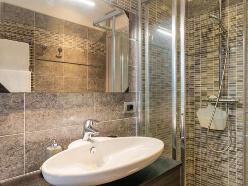 Koupelna v ubytování Apartment Manuela by Interhome