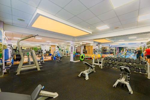 Centrul de fitness și/sau facilități de fitness de la YamaLuxe Apartments - Modern & Spacious With Beautifull View