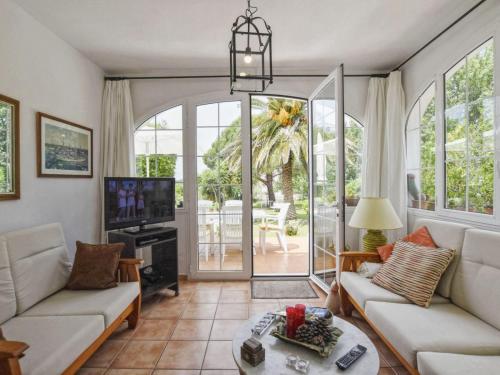 Posezení v ubytování Villa Tortolas by Interhome