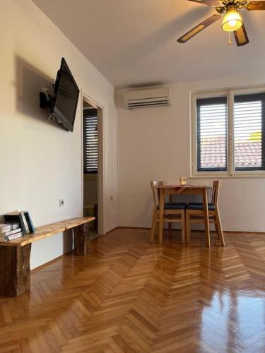 Zentrales Meerblick Apartment Bibi