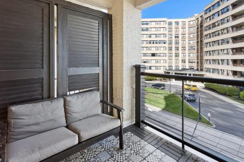 Beach Block Modern Penthouse 4BR 2BR Ocean Viewsにあるシーティングエリア