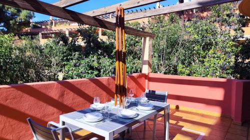 Pinogolf Elviria Marbella with free parking, wifi, pool and large terrace