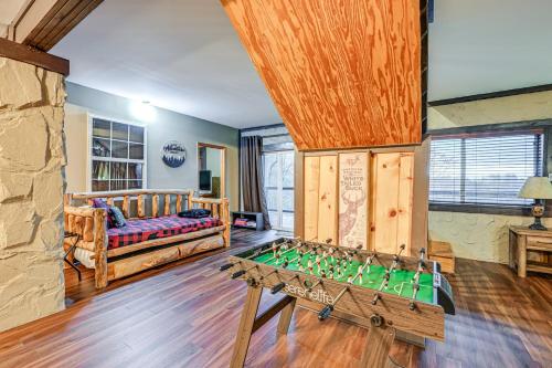 Gambar di galeri bagi BBQ Ready Secluded Franklin Getaway with Rec Room di Franklin