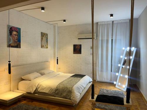 Postel nebo postele na pokoji v ubytování Sakura 3 bedroom newly renovated