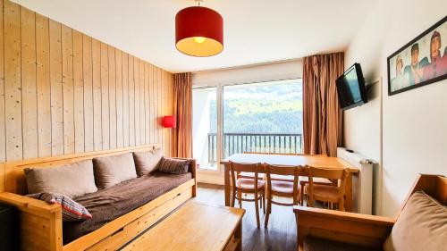 Photo de la galerie de l'établissement Résidence Les Pleiades - Appartement lumineux · Centre station · Balcon · Parking couvert MAE-7373, à Flaine