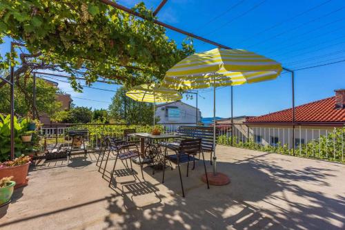 Three-Bedroom Apartment in Crikvenica XIII