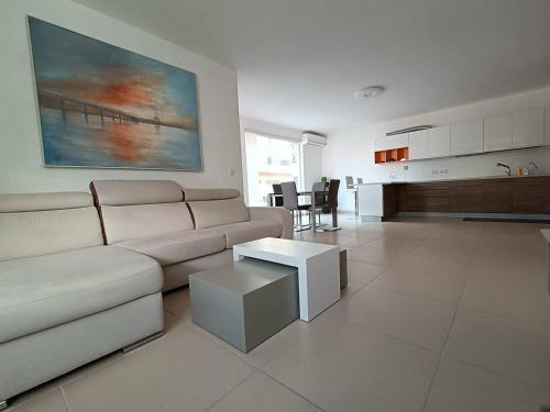 Posedenie v ubytovaní Cosy 2bed Apartment In Manikata By Homely