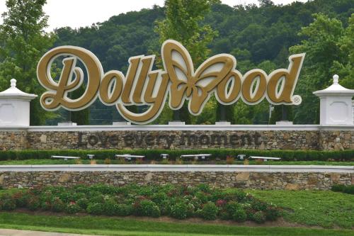 a large sign for the dillyood sign at River Place Condos #401 2BD in Pigeon Forge