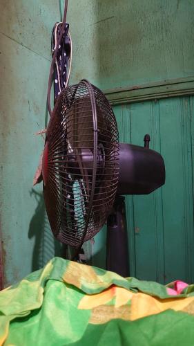 a basket on the back of a blow dryer at RISKY HOUSE in Sampit