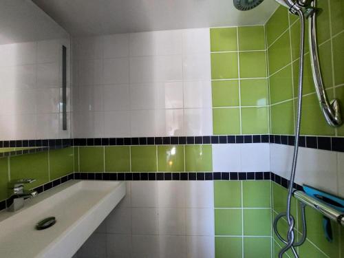 Koupelna v ubytování Résidence Nova - Studio 2 personnes, proche des pistes et des commerces, au cœur de la station d’Arc 1800 dans le village des Villards MAE-1859