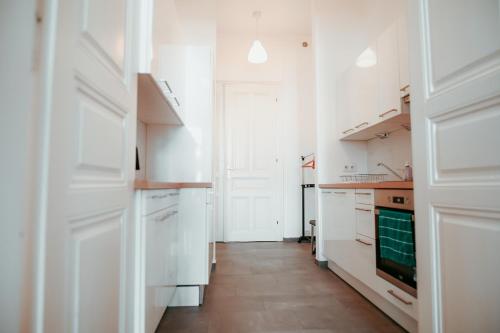 Raimond Apartment Top 12
