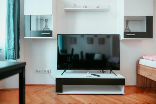 Raimond Apartment Top 12