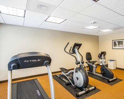 Das Fitnesscenter und/oder die Fitnesseinrichtungen in der Unterkunft MainStay Suites Lufkin