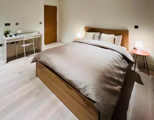 En eller flere senger på et rom på Private Room@LeicesterSquare in a Shared Flat