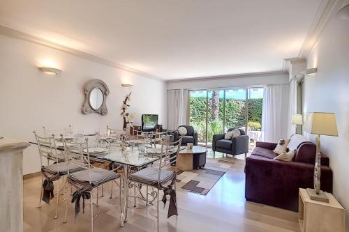 2 bdr apartment with garden next to the Croisette