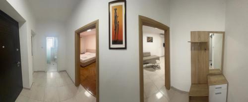 Et badeværelse på Dalanaj Apartment