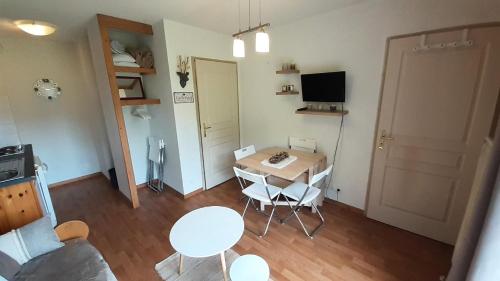 Photo de la galerie de l'établissement Chalets De Florence - 2 pièces 4 personnes, bien placé dans la station MAE-4354, à Modane