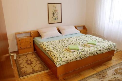 Apartments with parking space Novi Vinodolski - 22393