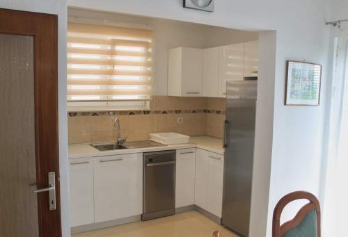 Apartments with parking space Novi Vinodolski - 22393