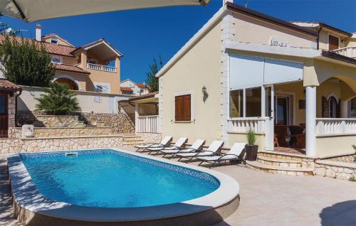 Cozy Apartment In Vodice With House Sea View