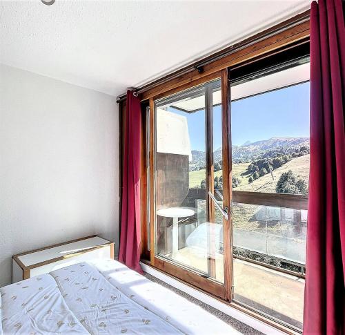 En generel udsigt til bjerge eller udsigt til bjerge taget fra lejligheden