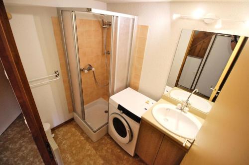 Kúpeľňa v ubytovaní Résidence Le Grand Vallon - 3 Pièces pour 6 Personnes 831