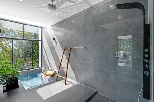 Ванна кімната в Karpe Diem Villa - Twin Infinity Pools