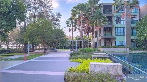 Κήπος έξω από το Rooms beachfront 50 meters