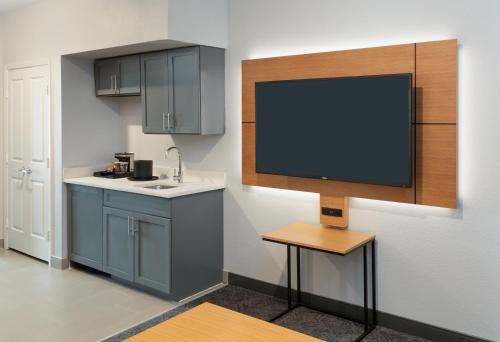 DoubleTree by Hilton Houston Westchase Image