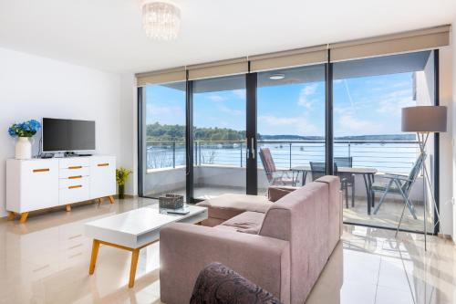 Vizula F - Aurelia Maris - MPolo