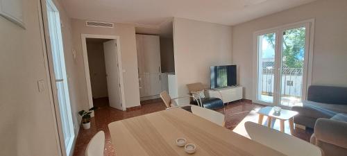 Μια τηλεόραση ή/και κέντρο ψυχαγωγίας στο Villa Marcel