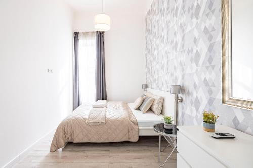 Deluxe Central Grand Residence w/ 5 BEDRMS