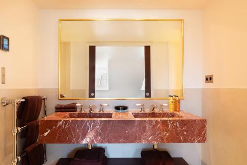 Ένα μπάνιο στο Pick A Flat Serviced Apartment in Cité - Notre Dame