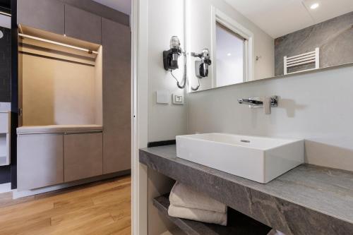 Η κουζίνα ή μικρή κουζίνα στο Mh Florence Hotel & Spa