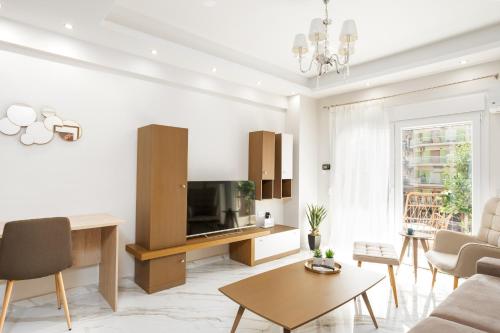 Crystal Haven Luxury Apartment by BiNoBi!