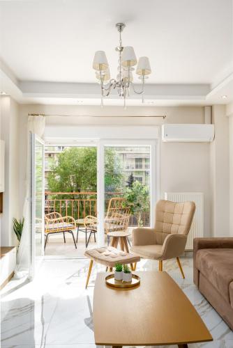 Crystal Haven Luxury Apartment by BiNoBi!