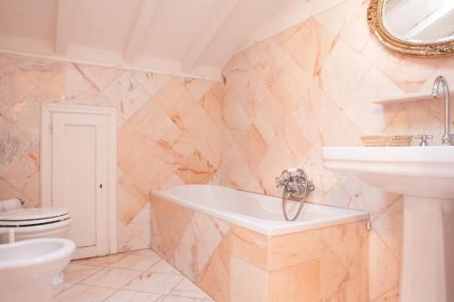 Gallery image of Villa Liberty al mare in Marina di Massa