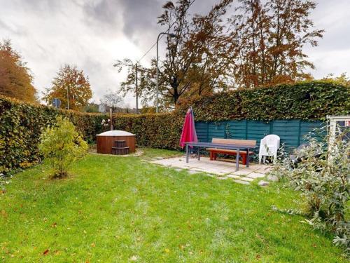 Jardín al aire libre en Eifel Oasis Modern retreat