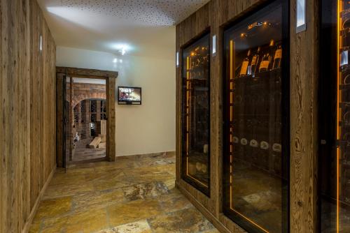 Televisyen dan/atau pusat hiburan di Hotel Tannenhof*****Superior