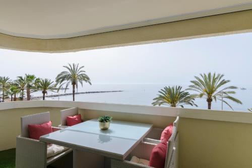 Sea Front Apartment in Marbella Center
